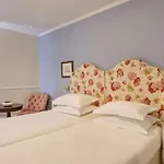 شقة كونيني